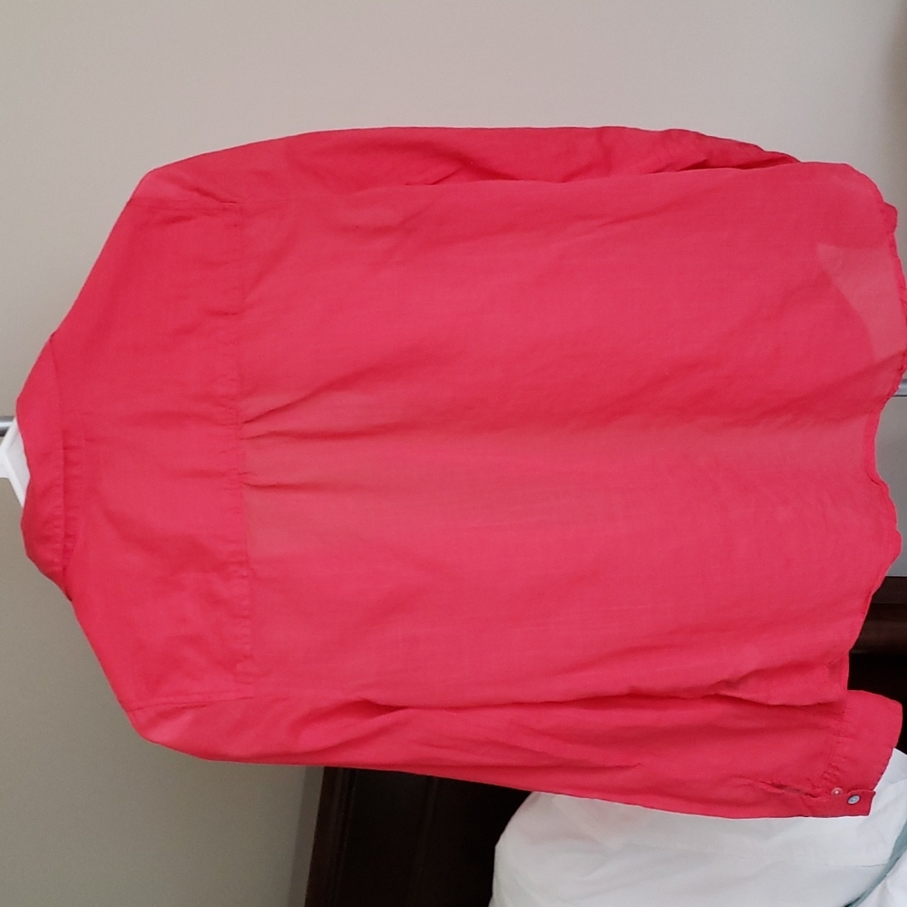 🌺Coral lightweight button down - Picture 2 of 5